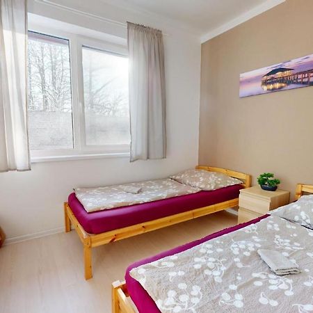 Apartman Dubova ミロヴィツェ エクステリア 写真