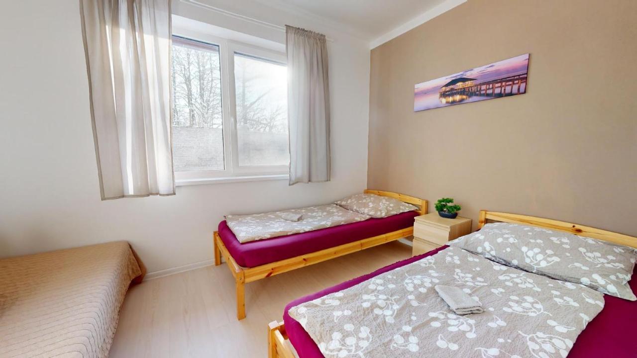 Apartman Dubova ミロヴィツェ エクステリア 写真
